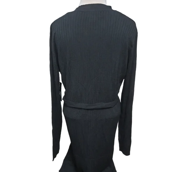 Elegant Warm Black Long-Sleeve Button-Down Cardigan - Picture 2 of 3